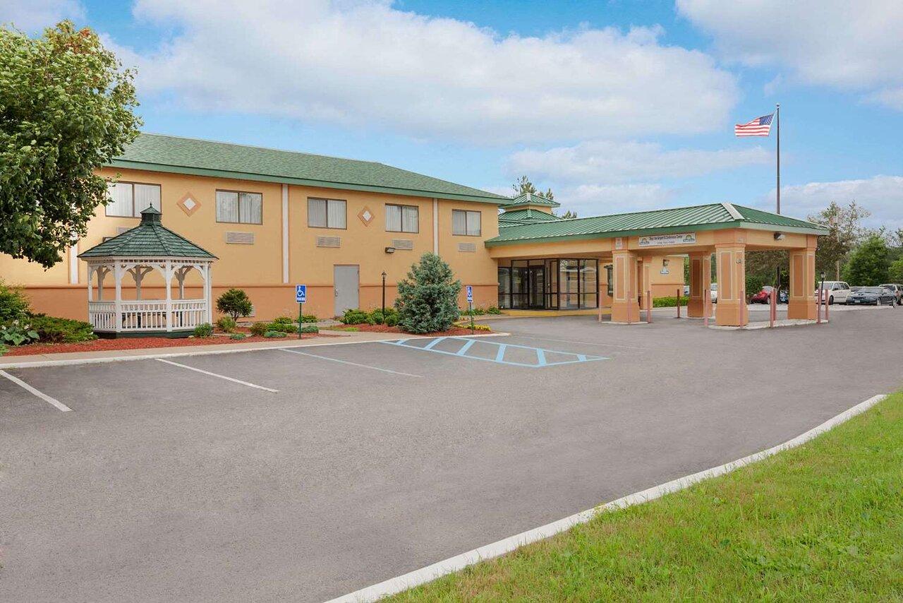 فندق Baymont By Wyndham Latham Albany Airport المظهر الخارجي الصورة